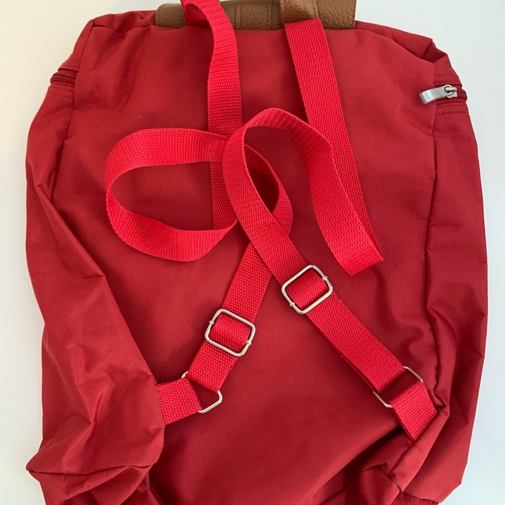 Red Nylon Lightweight backpack - Picture 2 of 3